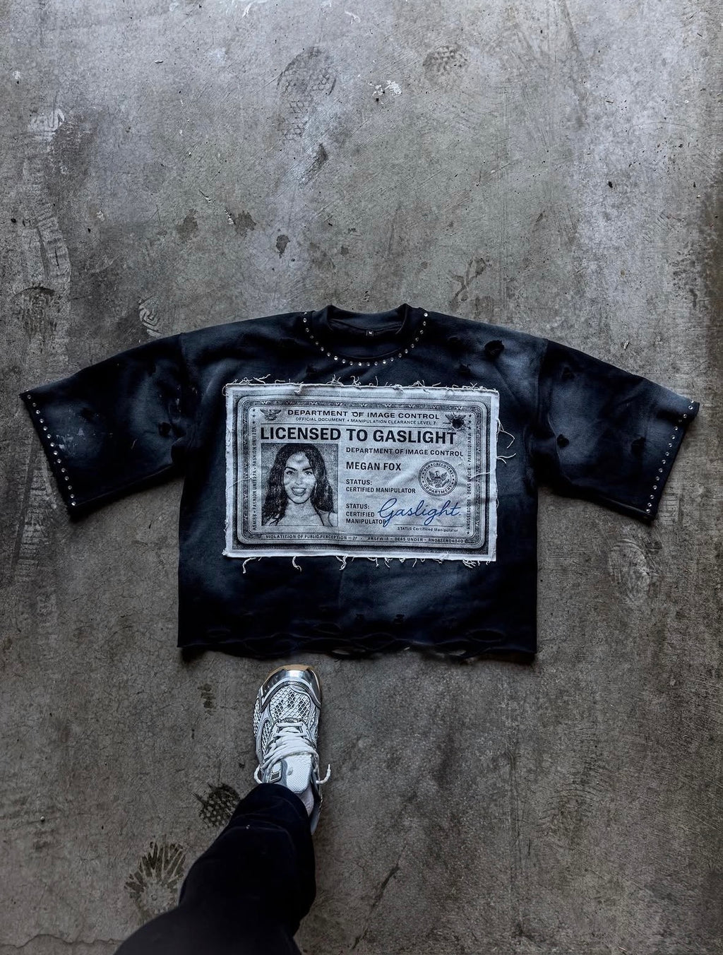 License graphic tee